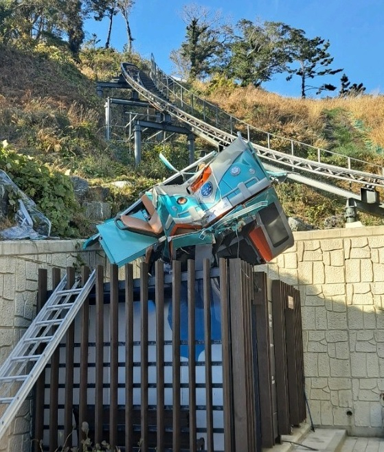 경남 통영시 욕지도 모노레일 사고 현장. 경남소방본부 제공