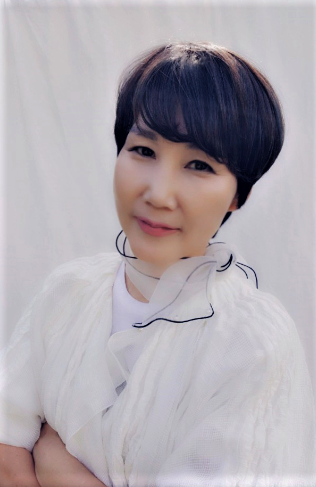안동의 대표적 도시재생 거리인 태사로의 활성화를 위해 안동 최초 근대예식장이었던 옛 안동예식장을 작은 문화공간으로 탈바꿈시키는 등 사람이 찾는 거리로 만들기 이한 관광상품 개발에 나선 