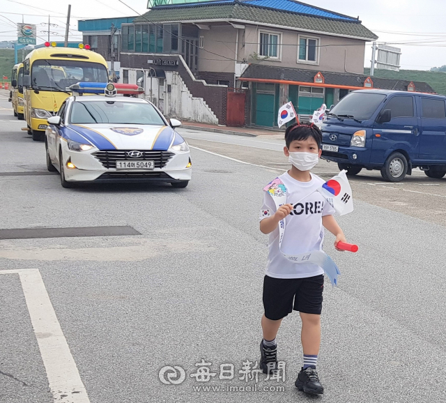 경북도교육청이 올해 추진한 독도릴레이마라톤에 울진 평해초등학교 한성빈 군이 참가해 정해진 구간을 달리고 있다. 경북도교육청 제공