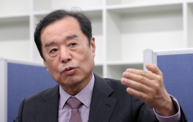 국민의힘 김병준 상임선대위원장이 지난달 30일 서울 여의도 국민의힘 당사에서 연합뉴스와 인터뷰하고 있다. 연합뉴스