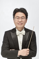 박지운 상임지휘자