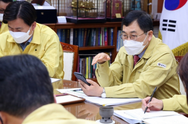 주낙영 시장이 6일 국·소·본부장 회의를 주재하고 있다. 경주시 제공