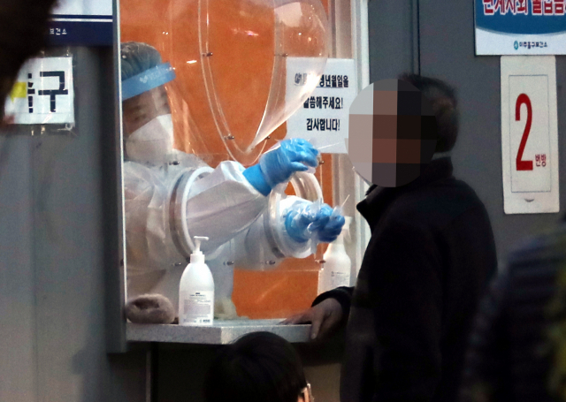국내에 신종 코로나바이러스 감염증(코로나19)의 새로운 변이 바이러스인 