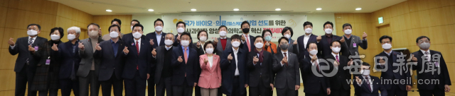 8일 국회의원회관 제2소회의실에서 열린 