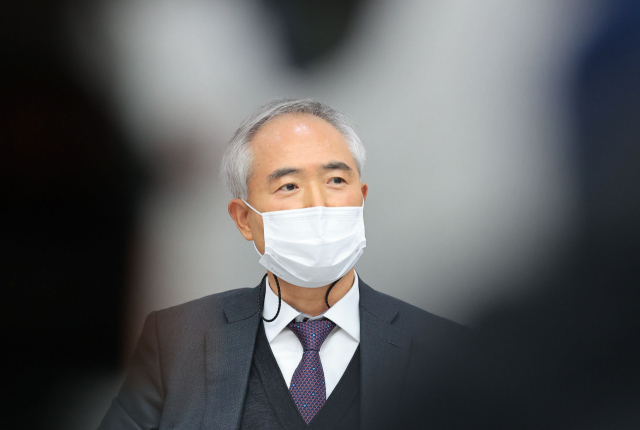 양부남 대한빙상경기연맹 조사위원장이 8일 오후 서울 송파구 대한빙상경기연맹에서 심석희의 2018 평창동계올림픽 쇼트트랙 고의 충돌 의혹 관련 2차 조사단 회의를 마친 뒤 결과를 발표하고 있다. 연합뉴스