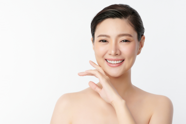 목욕 시 절대 때타올(일명 이태리타올)을 사용하여 때를 밀지 않는다.