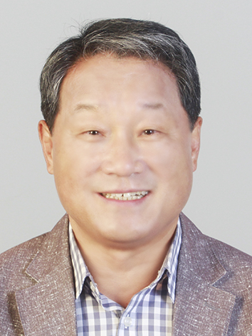 경북 문경 제 2선거구 도의원에 출사표를 던진 정종복 전 농협중앙회 문경시지부장.
