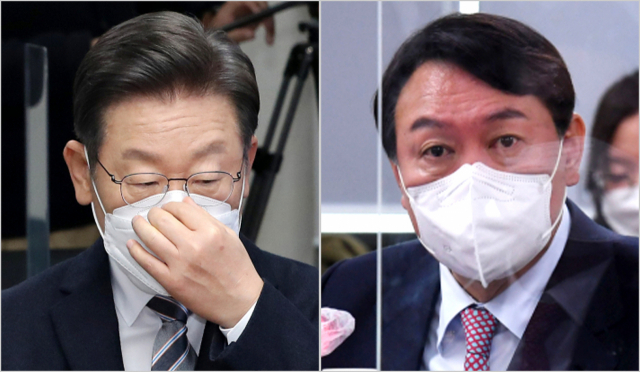 이재명 더불어민주당 대선 후보가 16일 오전 서울 여의도 중앙당사에서 열린 2차 국가인재 영입발표에서 마스크를 고쳐쓰고 있다 (사진 왼쪽), 국민의힘 윤석열 대선후보가 16일 오후 서울 용산구 대한의사협회에서 열린 코로나19 대응 문제점과 개선방안에 대한 화상 간담회에서 발언하고 있다. 연합뉴스