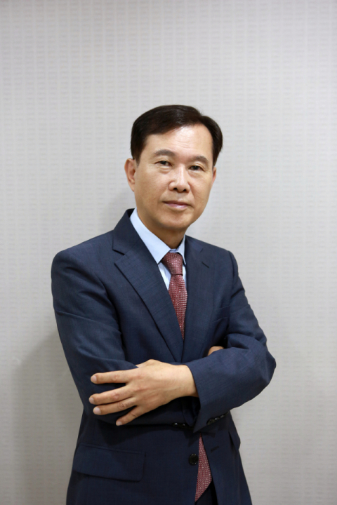 [밝은 눈 클리닉] 환자를 안심시켜주는 의사
