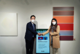 17일 대구를 방문한 찌릉 보톰랑세이 주한 캄보디아 대사(오른쪽)와 한캄협회 김동국 사무국장(DK글로벌코리아 대표)이 양국의 교류