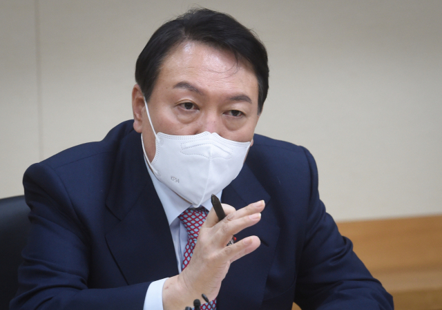 국민의힘 윤석열 대선 후보가 21일 오후 서울 강남구 한국과학기술회관에서 열린 한국과학기술단체총연합회 간담회에서 발언하고 있다. 연합뉴스