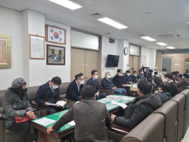 23일 대구 서구의회에서 서대구역사 부지에서 발견된 쓰레기 매립 문제로 인한 안전성, 토양오염 문제를 설명하기 자리가 마련됐다. 최혁규 기자