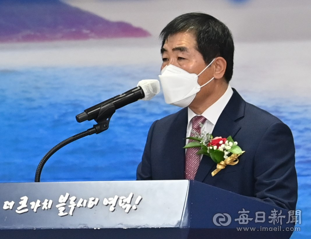 김정태 영덕부군수가 24일 정년 퇴임식에서 퇴임사를 하고 있다. 영덕군 제공