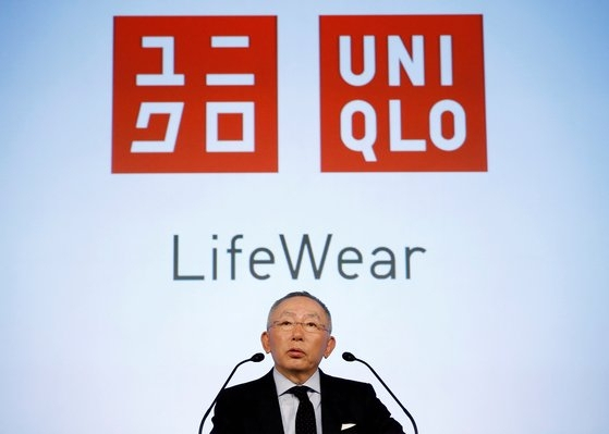 야나이 다다시 회장. 연합뉴스