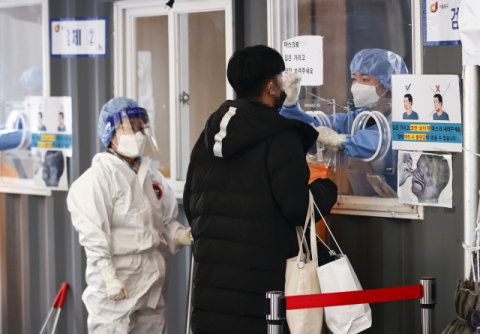 포항지역 한 아파트 건설 현장에서 외국인 근로자 코로나19 집단 감염