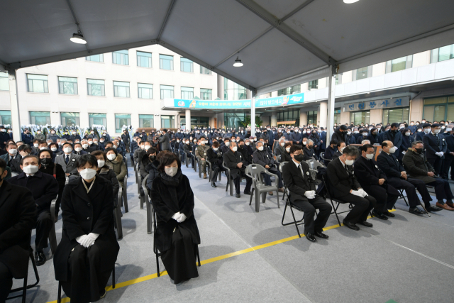 6일 오전 청도군청 마당에서 고 이승율 군수 영결식이 숙연한 분위기 속에서 엄수되고 있다. 청도군 제공