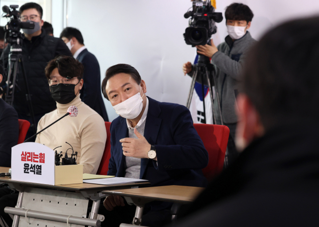 국민의힘 윤석열 대선 후보가 6일 오후 서울 여의도 당사에서 열린 청년보좌역들과의 간담회에서 발언하고 있다. 연합뉴스