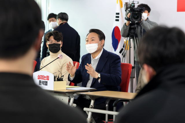 국민의힘 윤석열 대선 후보가 6일 오후 서울 여의도 당사에서 열린 청년보좌역들과의 간담회에서 발언하고 있다. 연합뉴스