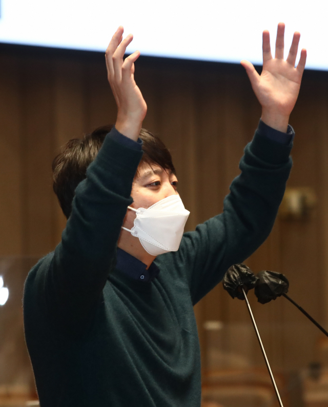국민의힘 이준석 대표가 6일 오후 국회에서 열린 의원총회에서 발언하고 있다. 연합뉴스