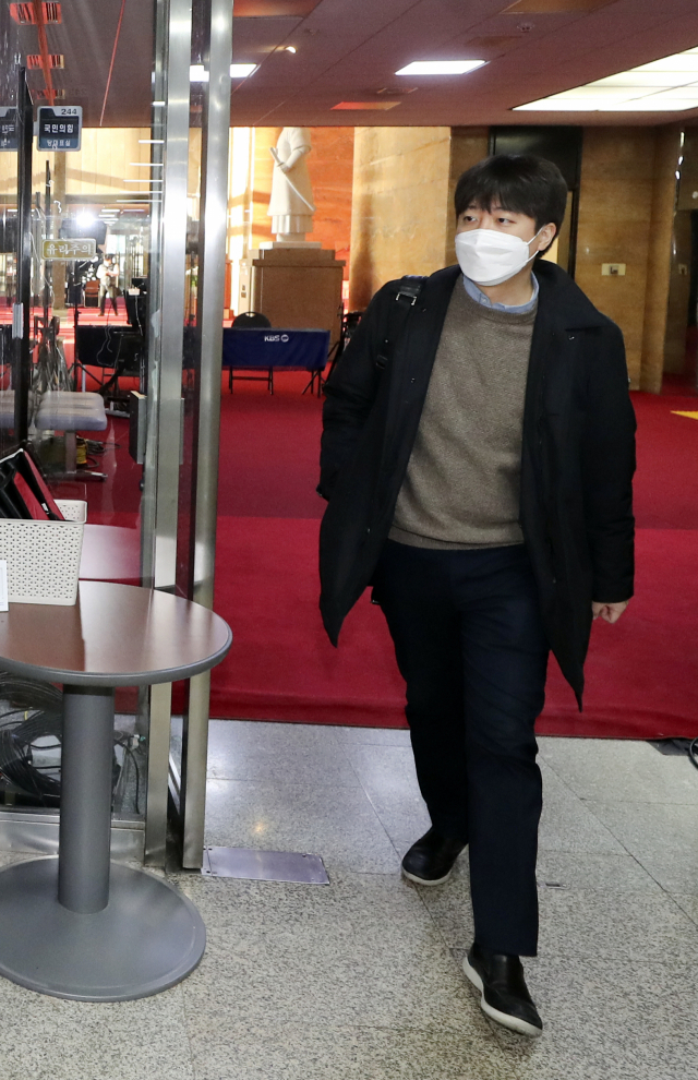 국민의힘 이준석 대표가 7일 오전 국회 당 대표실로 출근하고 있다. 연합뉴스