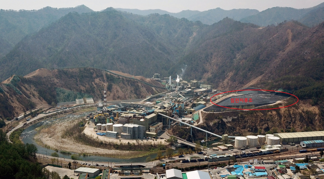 경북 봉화 소재 영풍석포제련소에 있는 웅덩이 형태의 폐기물 저장시설 침전저류조 전경. 매일신문 DB