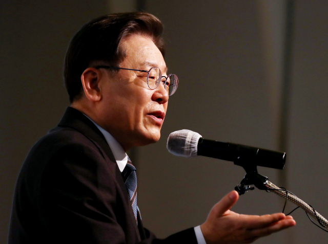 더불어민주당 이재명 대선 후보가 11일 오전 인천시 연수구 쉐라톤 그랜드 인천호텔에서 열린 