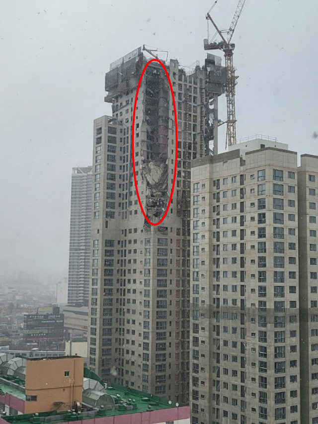 광주 서구 광천동 아파트 신축 공사현장 외벽 붕괴. 독자 제공