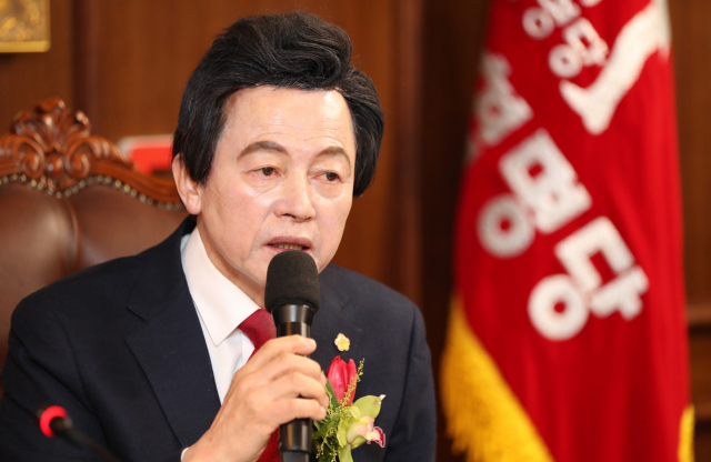 허경영 국가혁명당 대선후보가 3일 서울시 영등포구 여의도 중앙당사에서 신년 기자회견을 하고 있다. 연합뉴스