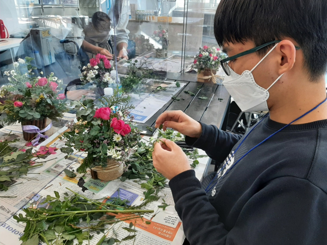 대구특수교육원은 고등학교에 재학 중인 특수교육대상자 111명을 대상으로