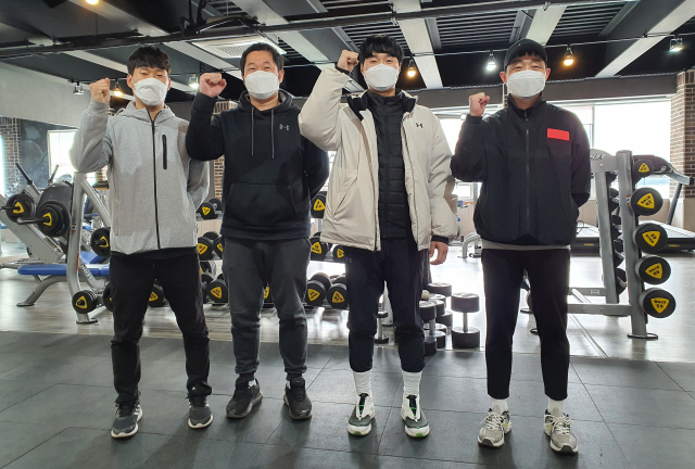 삼성라이온즈 선수들을 뒤에서 묵묵히 뒷받침하고 있는 트레이닝 코치진. 왼쪽부터 박승주, 윤석훈, 황승현, 한흥일 트레이닝 코치. 김우정 기자