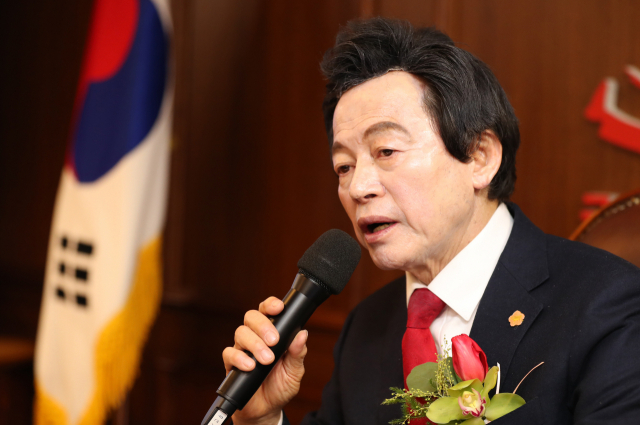 국가혁명당 허경영 대선후보가 3일 서울시 영등포구 여의도 중앙당사에서 신년 기자회견을 하고 있다. 연합뉴스