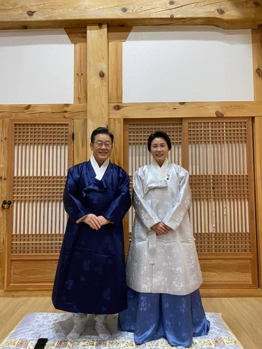 민주당 이재명 대선 후보와 부인 김혜경씨