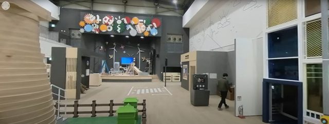 경북도교육청은 360도 카메라를 활용해 3월 개관하는 발명체험관을 가상현실로 체험할 수 있는 VR콘텐츠를 제작해 공식 유튜브 채널을 통해 공유하고 있다. 사진은 VR콘텐츠 속 발명체험관 모습. 경북도교육청 제공