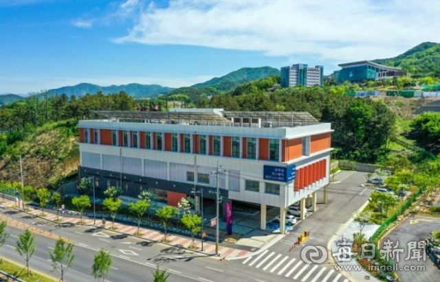 지난해 3월부터 본격적인 가동 중인 글로벌코스메틱비즈니스센터.매일신문 DB