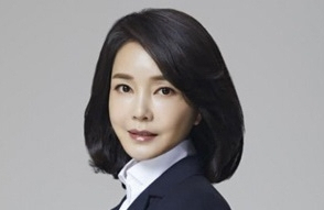 윤석열 국민의힘 대선 후보 부인 김건희 코바나컨텐츠 대표 프로필 사진. 국민의힘