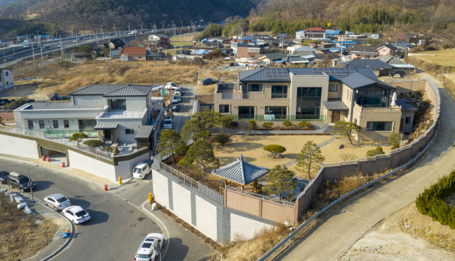 박근혜 전 대통령 측근이 구매한 것으로 알려진 대구 달성군 유가읍의 전원주택 모습. 매일신문 취재 결과 박 전 대통령이 퇴원 후 머물 거처로 정치적 고향인 대구 달성을 택한 것으로 확인됐다. 김영진 기자 kyjmaeil@imaeil.com