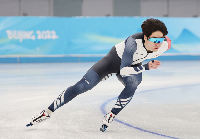 2022 베이징 동계올림픽 대한민국 스피드스케이팅 국가대표 차민규가 6일 중국 베이징 국립 스피드 스케이팅 경기장(오벌)에서 열린 공식 훈련에 참가해 링크를 돌고 있다. 연합뉴스