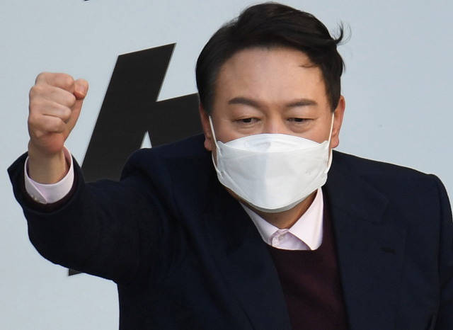 국민의힘 윤석열 대선 후보가 16일 오후 충북 청주시 상당구 성안길에서 열린