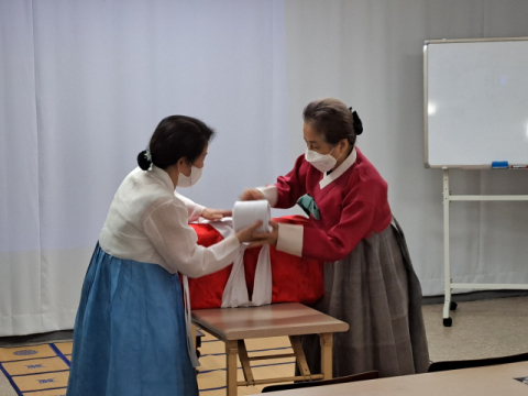 도산우리예절원의 함싸기 실습.