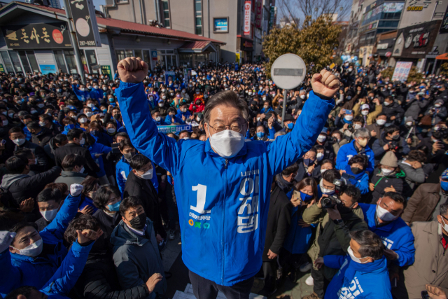 더불어민주당 이재명 대선후보가 18일 전남 목포시 평화광장에서 열린 