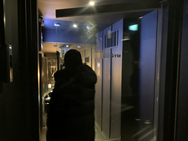 대구 동성로에 있는 한 헬스장에 소비자가 입장하고 있다. 김세연 인턴기자