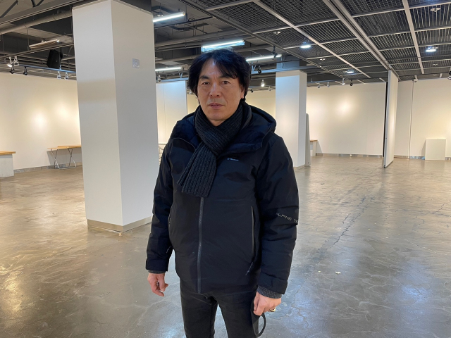 류종필 아양아트센터 큐레이터가 아양갤러리를 소개하고 있다. 이연정 기자