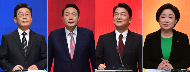 21일 오후 서울 마포구 MBC 미디어센터 공개홀에서 열린 중앙선거방송토론위원회 주관 제20대 대통령선거 후보 초청 1차 토론회에 앞서 대선 후보들이 토론 준비를 하고 있다. 왼쪽부터 더불어민주당 이재명 대선후보, 국민의힘 윤석열 대선후보, 국민의당 안철수 대선후보, 정의당 심상정 대선후보. 연합뉴스