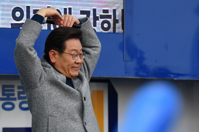더불어민주당 이재명 대선후보가 22일 인천시 부평구 부평역 앞 광장에서 열린 