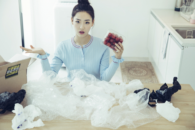 주문한 택배 안에는 비닐과 플라스틱이 범벅이다. 클립아트코리아 제공