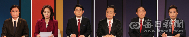 23일 대구 수성구 TBC에서 열린 대구 중구남구 국회의원 보궐선거 후보 초청 토론회에서 더불어민주당 백수범(왼쪽부터) 후보, 국민의당 권영현 후보, 무소속 도태우·주성영·임병헌·도건우 후보가 발언하고 있다. 안성완 기자 asw0727@imaeil.com