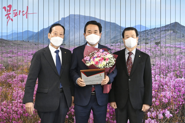 김문오(가운데) 달성군수가 