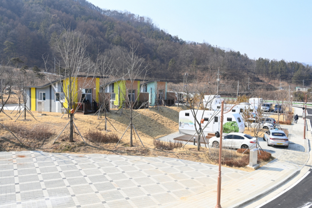 김천 부항댐 생태휴양펜션 전경. 김천시 제공