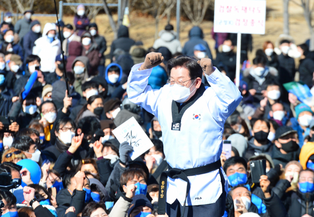 이재명 더불어민주당 대선 후보가 20일 수원시 장안구 만석공원에서 대선 유세를 하고 있다. 경인일보 제공
