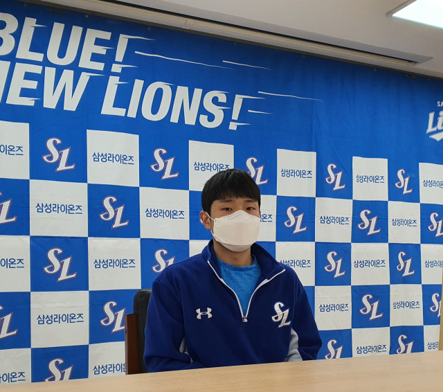 삼성라이온즈 김지찬이 올 시즌 치열한 주전 유격수 경쟁에서 살아남겠다고 각오를 전했다. 김우정 기자
